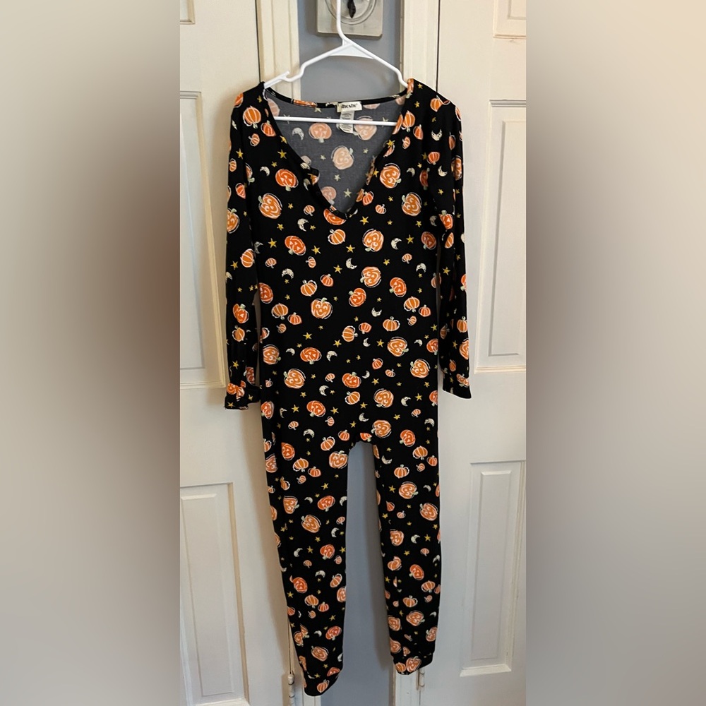Black and Orange Jack O’ Lantern Halloween Print Onesie (union-suit)